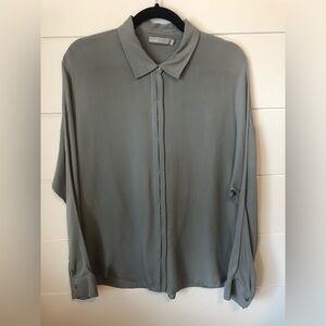 Vince 100% Silk Light Gray Collared Blouse Long Sleeve Shirt